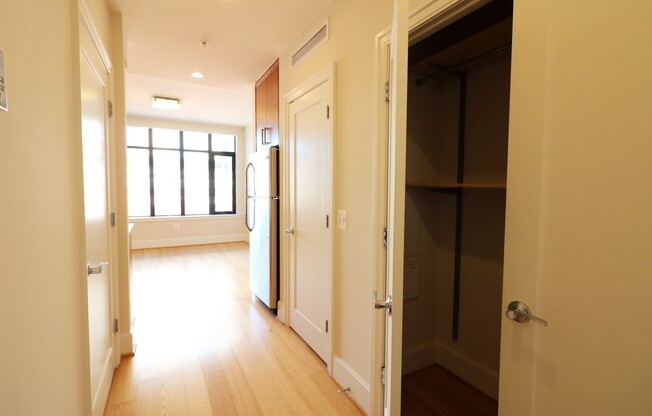 Studio, 1 bath, $2,000, Unit 422