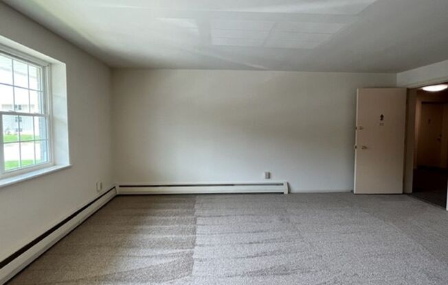 1 bed, 1 bath, 700 sqft, $1,200, Unit 532