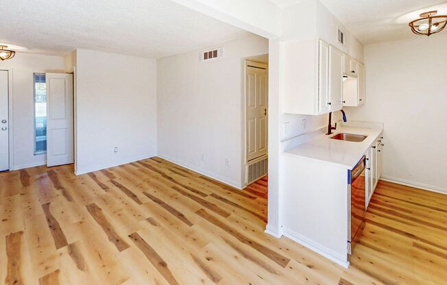 Central Austin One Bedroom Gem – Walk to Central Market!