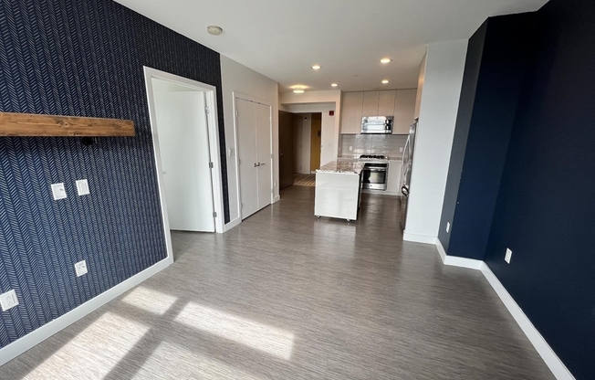 1 bed, 1 bath, 561 sqft, $3,200, Unit 907