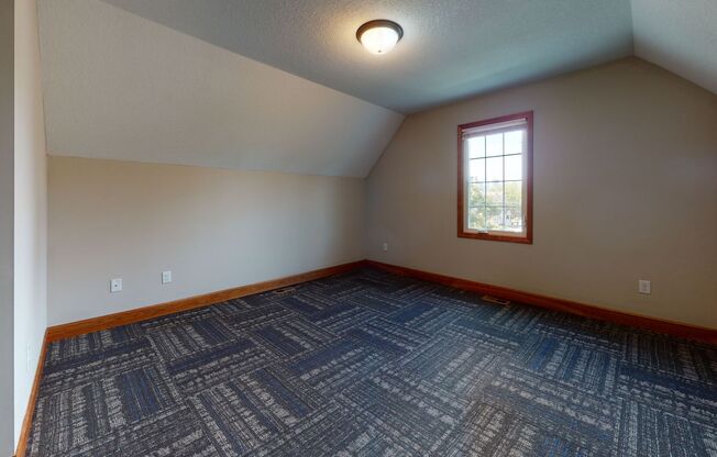 1002 13th Ave SE