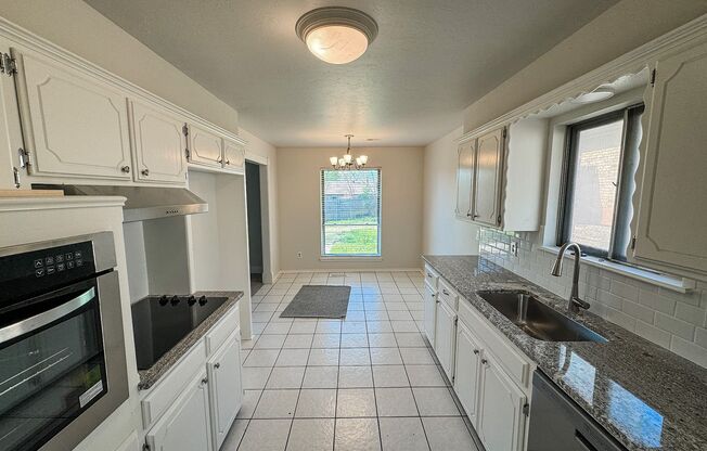 Charm and Comfort in Edmond: Your Dream 3 Bed, 2 Bath Home Awaits!  Available 5/1/2024
