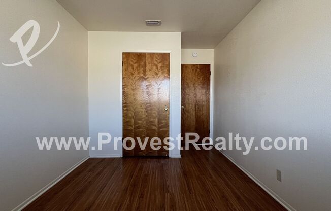 2 beds, 2 baths, 985 sqft, $1,575, Unit Unit E