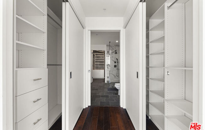 1 bed, 1.5 baths, 1,120 sqft, $4,000, Unit 1103