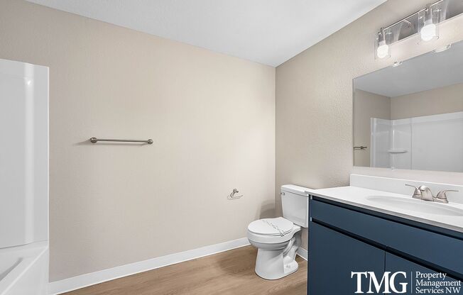 1 bed, 1 bath, 735 sqft, $1,565, Unit C34