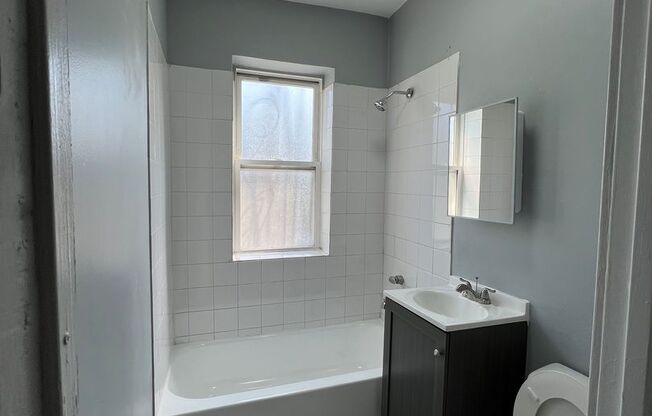 Studio, 1 bath, 350 sqft, $1,100, Unit 352-3E