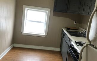 Studio, 1 bath, 898 sqft, $725, Unit 1309 N 14th-C