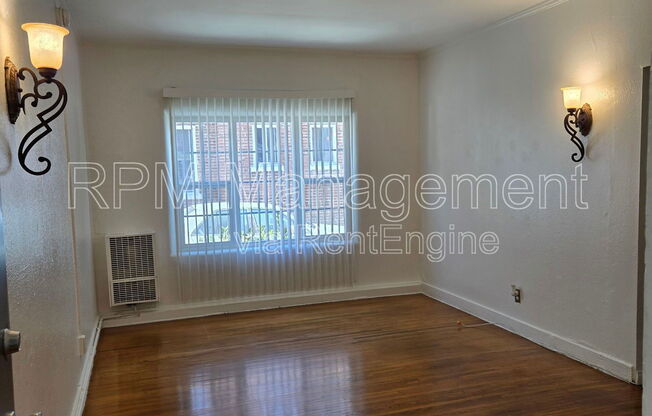 636 N PLYMOUTH AVE