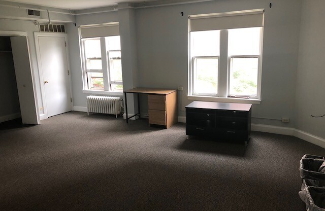 3 beds, 2 baths, 1,200 sqft, $1,998, Unit 160