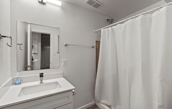 3 beds, 2 baths, 1,450 sqft, $1,400, Unit #206