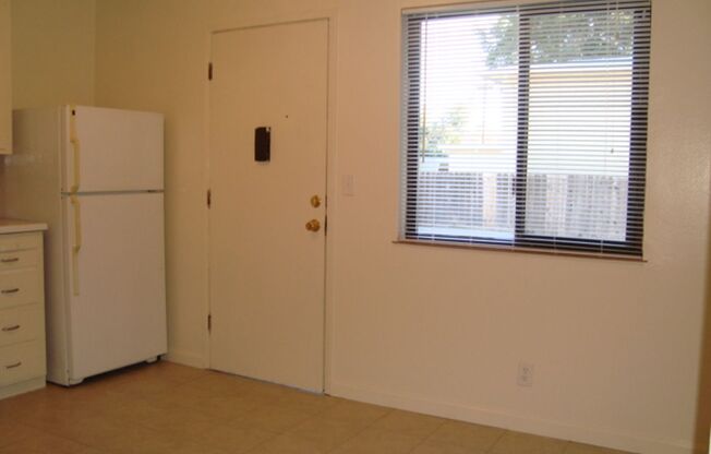 2 beds, 1 bath, 750 sqft, $2,495, Unit Unit 2