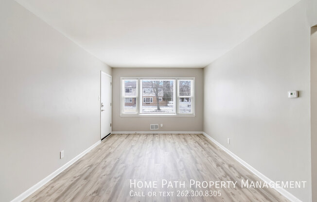 147 S GRAND AVE