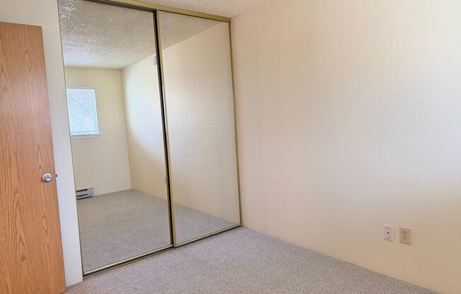 2 beds, 1 bath, 806 sqft, $1,469, Unit 6