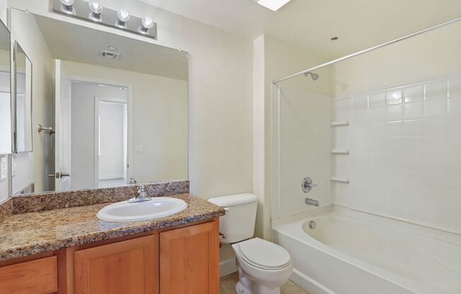 3 beds, 2 baths, 1,333 sqft, $2,550
