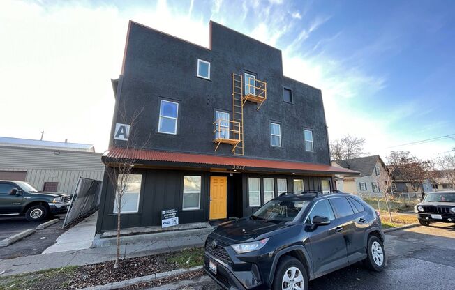 3018 E Everett Ave