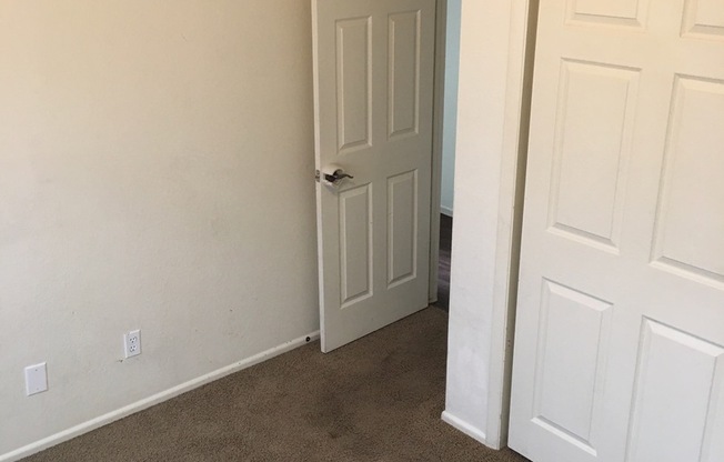 3 beds, 1 bath, $1,195