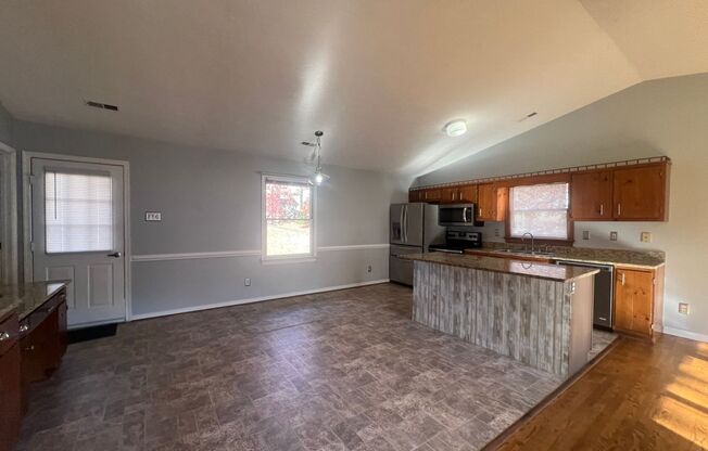 3 beds, 2 baths, $2,100