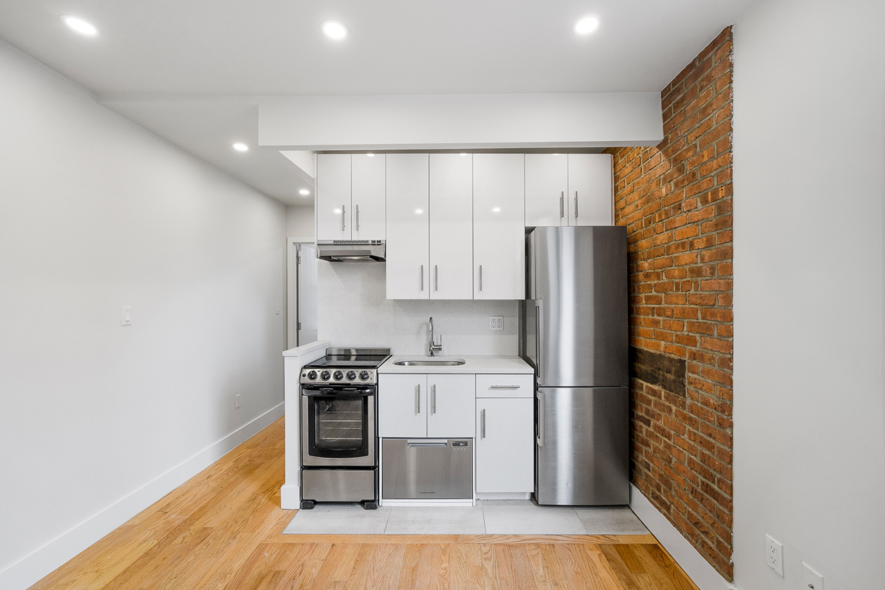 9 STANTON ST