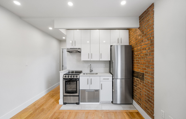 2 beds, 1 bath, $4,499, Unit 5C
