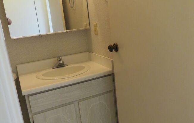 2 beds, 1.5 baths, $3,575, Unit 2033 Castro #32