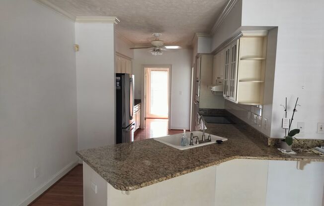 3 beds, 2 baths, $2,500