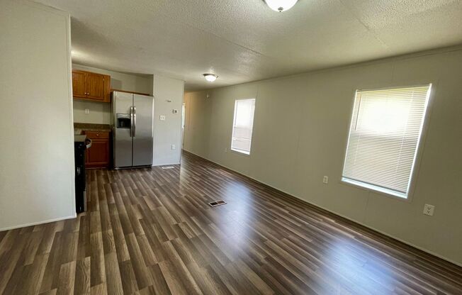 3 beds, 1 bath, $1,395, Unit 6334 Eugene Acres Lane