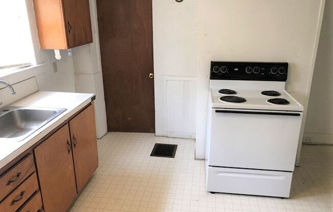 1 bed, 1 bath, $1,175, Unit 15B