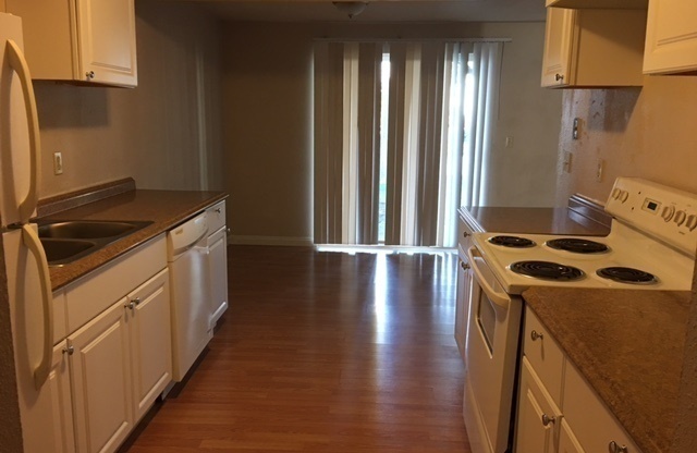 2 beds, 1 bath, 1,000 sqft, $1,395, Unit Unit B