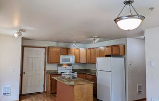 2 beds, 2 baths, 763 sqft, $1,750, Unit 611-208