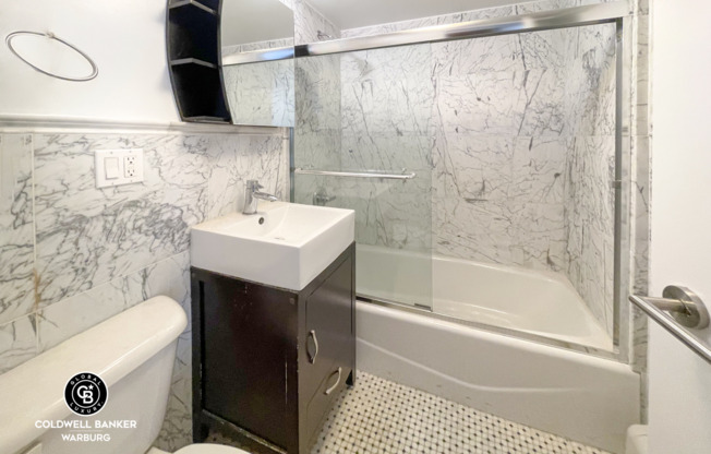 38 W 83 ST
