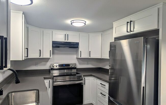 1bd/1ba Brier Condo