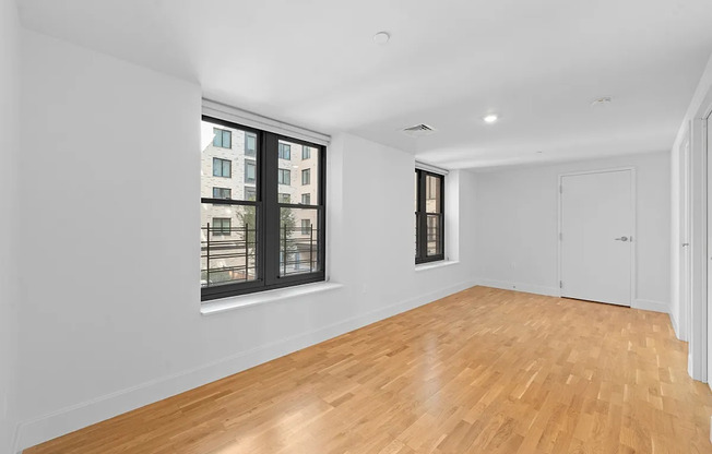 2 beds, 1 bath, $4,250, Unit 221A