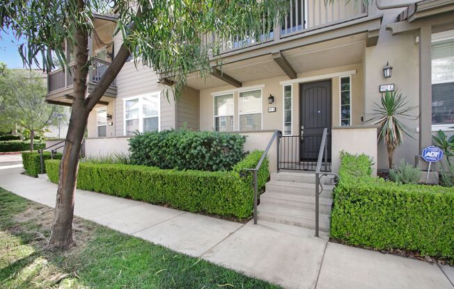 Tri-Level Azusa Townhome