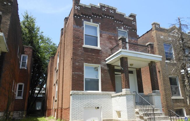 SPACIOUS 4 Bed 2 Bath House!