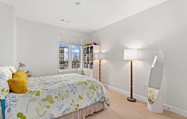 2 beds, 2 baths, 995 sqft, $4,100, Unit 302