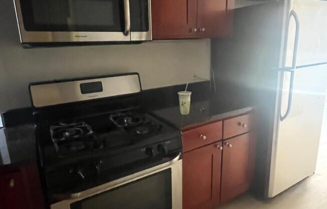 1 bed, 1 bath, $3,700, Unit 3PE