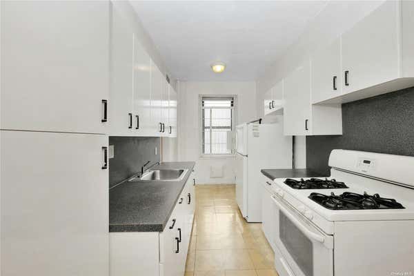 2 beds, 1 bath, 1,100 sqft, $2,400, Unit AD2