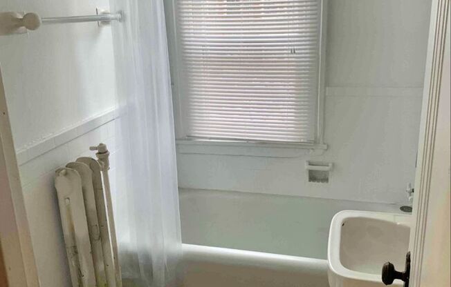 1 bed, 1 bath, 526 sqft, $1,199, Unit 1E