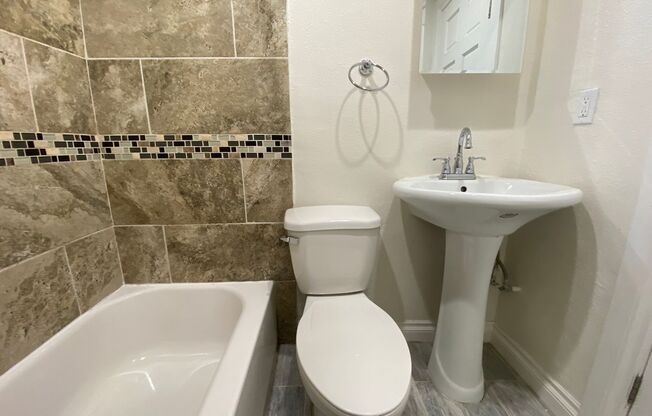 Studio, 1 bath, $1,350, Unit 105