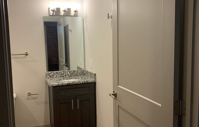 2 beds, 2 baths, 953 sqft, $1,650, Unit Bay 6 Unit 226