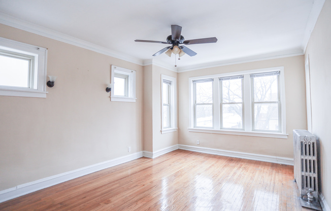 3948 W DAKIN
