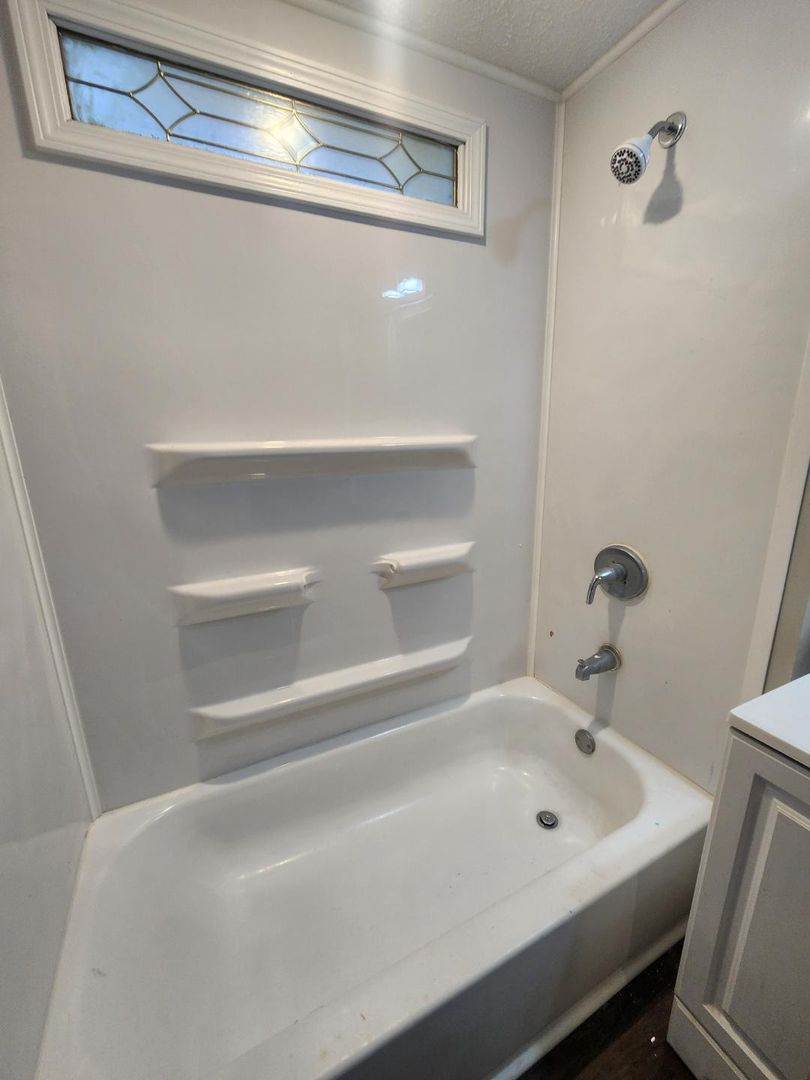 Spacious 3 Bedroom Duplex Near 10th and Sherman Dr.