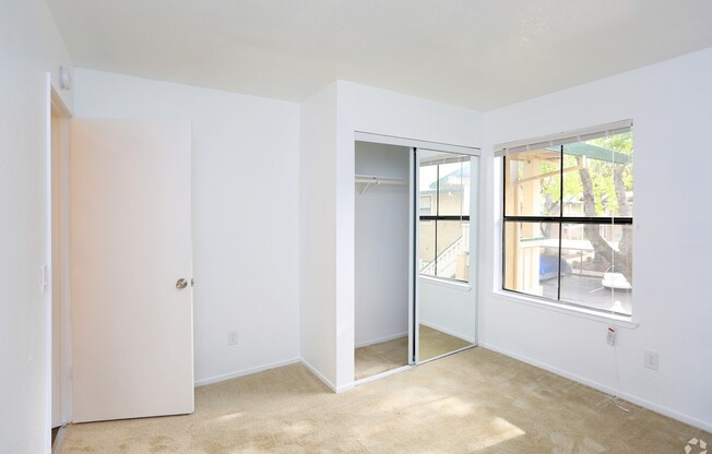 2 beds, 1 bath, 825 sqft, $1,695, Unit 0210