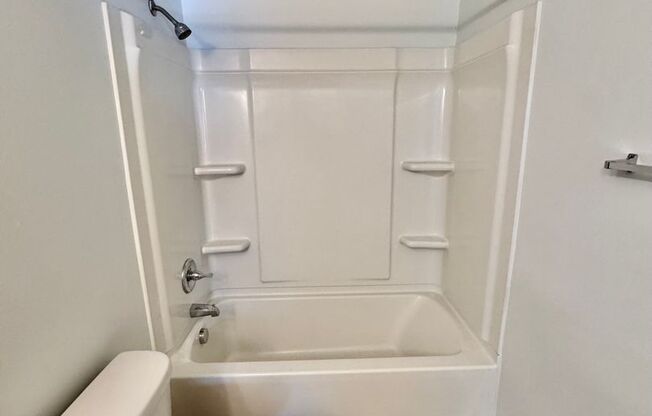 2 beds, 1 bath, 850 sqft, $1,295, Unit 312