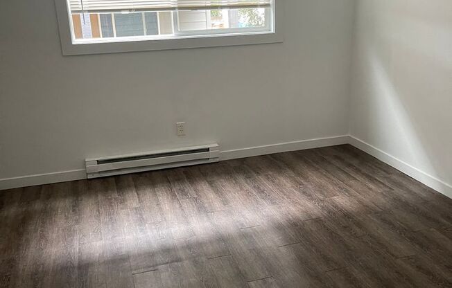 2 beds, 1 bath, 900 sqft, $1,295, Unit 29