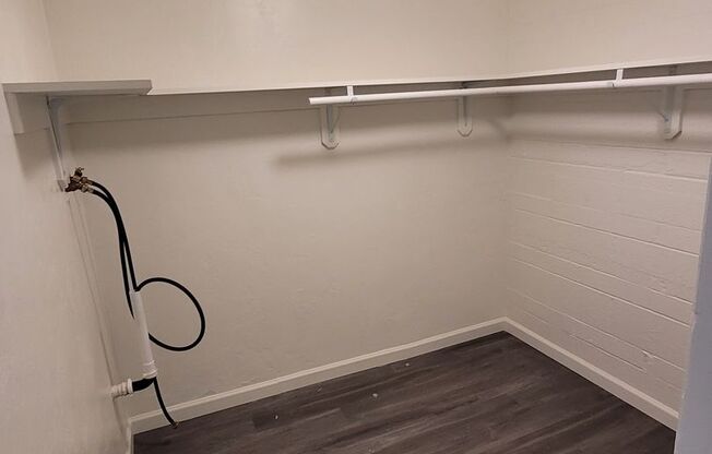 4 beds, 1.5 baths, 1,400 sqft, $2,206, Unit E01