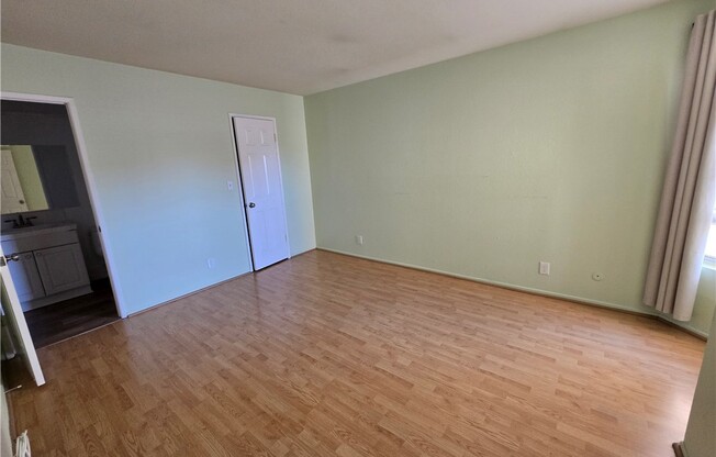 2 beds, 1.5 baths, 839 sqft, $2,000, Unit 120