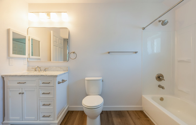 2 beds, 1.5 baths, 1,092 sqft, $2,795, Unit 109