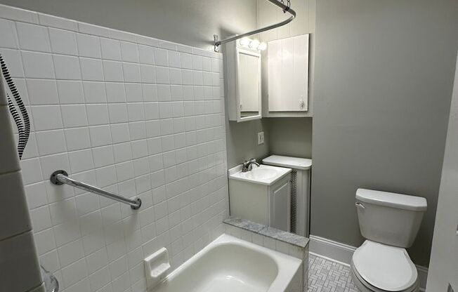 3 beds, 1 bath, $1,550