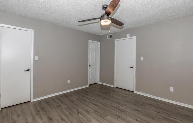 2 beds, 2 baths, 905 sqft, $1,405